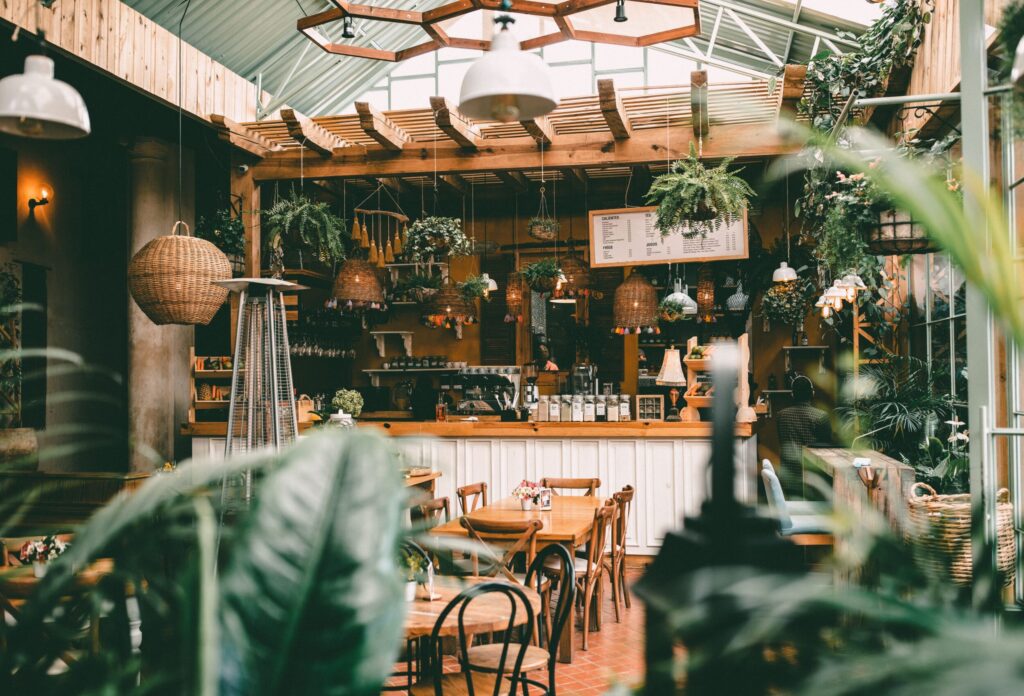 サードプレイスとは？定義と８つの特徴、私たちの生活にもたらす効果などを解説