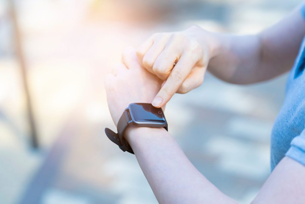 ヘルステックとは　医療分野の課題を解決するデジタル技術を活用したサービスを解説