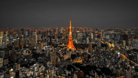 ナイトタイムエコノミーとは？日本で注目される背景のほか、メリットや事例も紹介！