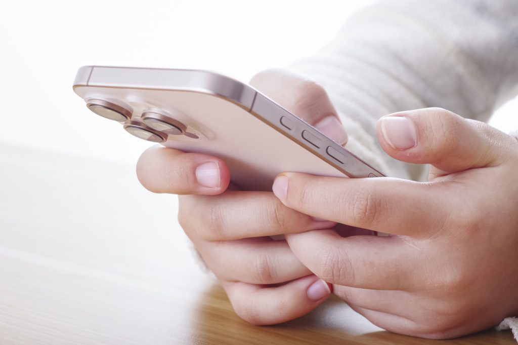 「整形したい小中学生」──SNSが植え付ける“見た目偏重”の価値観