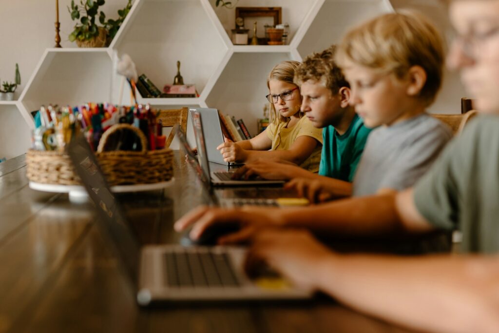 AIと子ども、健全なパートナーシップを築くためには