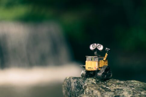 中国発、土にかえるロボット。電子ゴミを生まない循環の発想